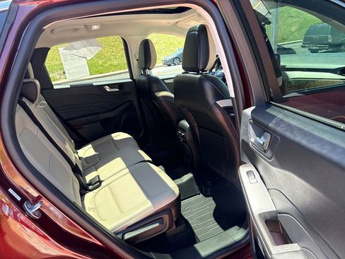 Used 2021 Ford Escape SEL AWD/4WD image 22