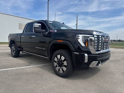New 2026 GMC Sierra 2500 Denali w/ Denali Reserve Package AWD/4WD image 8
