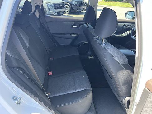 Certified 2023 Nissan Rogue SV FWD image 16