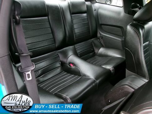 Used 2010 Ford Mustang Coupe RWD image 17