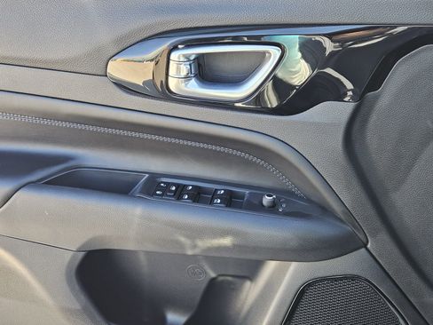 New 2026 Jeep Compass Latitude image 23