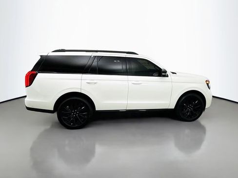 Used 2025 Ford Expedition Platinum w/ Stealth Appearance Package AWD/4WD image 8
