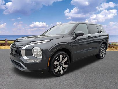 Used 2025 Mitsubishi Outlander SE