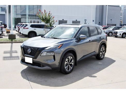 Used 2023 Nissan Rogue SV w/ SV Premium B Package FWD image 3