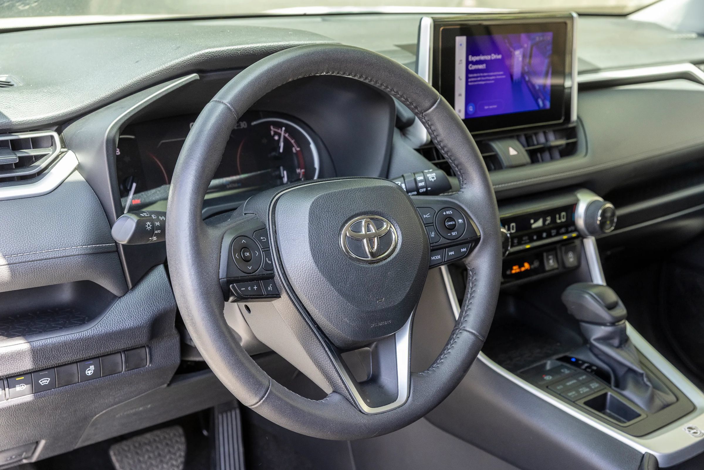 Used 2021 Toyota RAV4 XLE w/ XLE Grade Weather Package AWD/4WD image 18