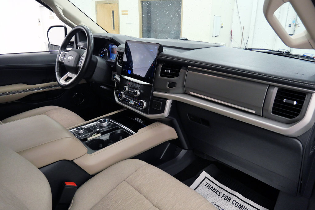Used 2022 Ford Expedition XLT AWD/4WD image 16