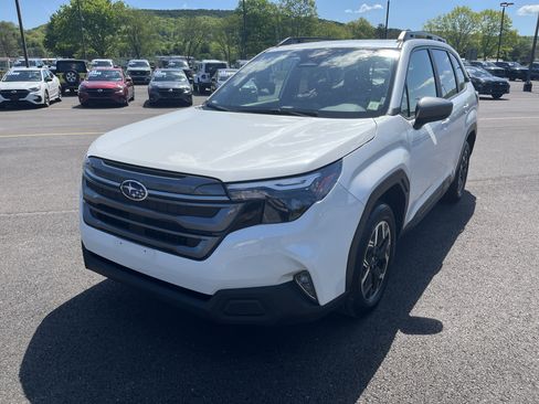 Used 2025 Subaru Forester Premium AWD/4WD image 3