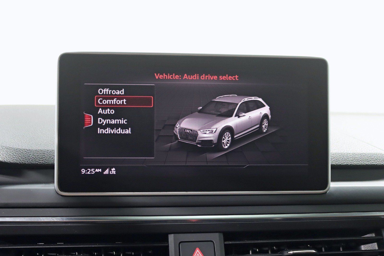 Used 2018 Audi A4 2.0T allroad Premium Plus AWD/4WD image 22