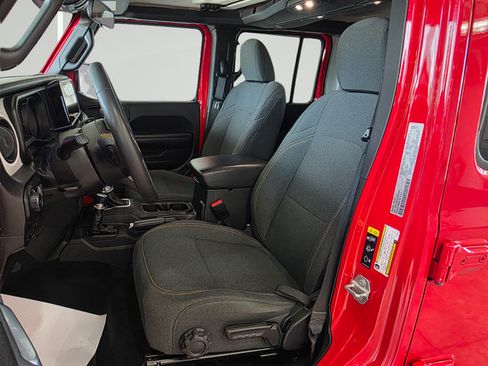 Used 2024 Jeep Wrangler Unlimited Sport AWD/4WD image 12