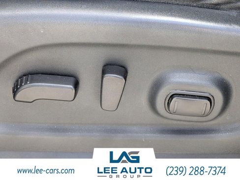 Used 2017 Nissan Titan SV image 16