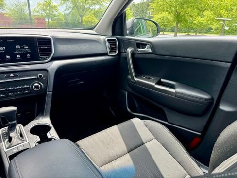 Used 2021 Kia Sportage LX FWD image 24