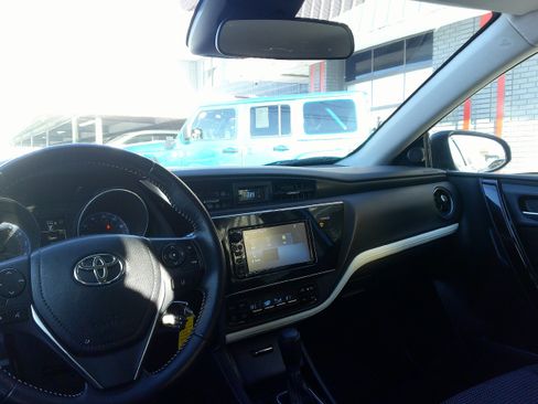 Used 2018 Toyota Corolla iM image 20