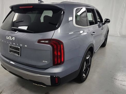 Used 2025 Kia Telluride S AWD/4WD image 3