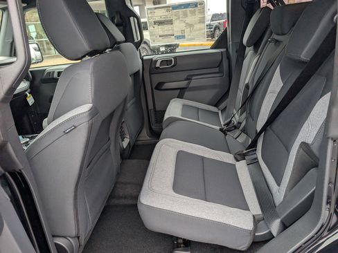 New 2025 Ford Bronco Base image 15