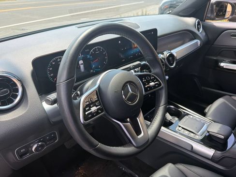 Used 2022 Mercedes-Benz GLB 250 4MATIC image 20