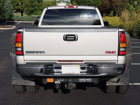 Used 2004 GMC Sierra 3500 SLT w/ Heavy-Duty Power Package image 11