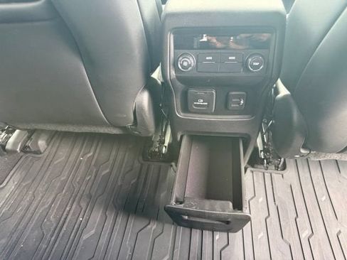Used 2019 GMC Acadia SLT AWD/4WD image 17