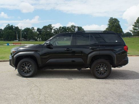 Used 2025 Toyota 4Runner SR5 RWD image 12