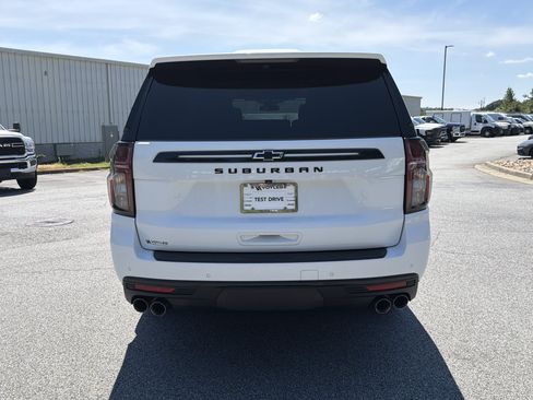 Used 2023 Chevrolet Suburban Z71 w/ Z71 Off-Road Package AWD/4WD image 7