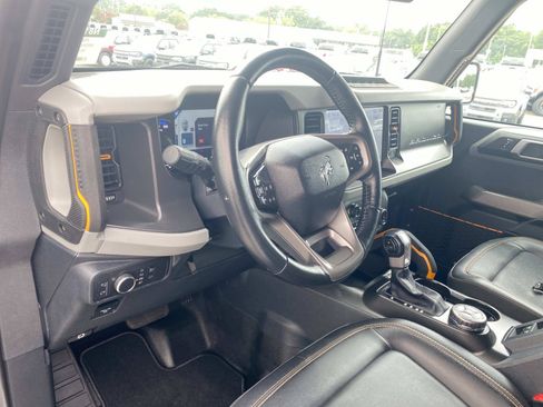 Used 2022 Ford Bronco Badlands w/ Sasquatch Package AWD/4WD image 17