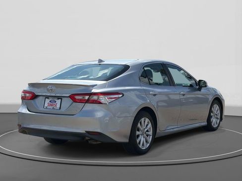 Used 2019 Toyota Camry LE w/ Carpet Mat Package image 5