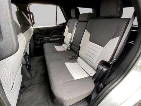 Certified 2025 Toyota 4Runner TRD Off-Road AWD/4WD image 20