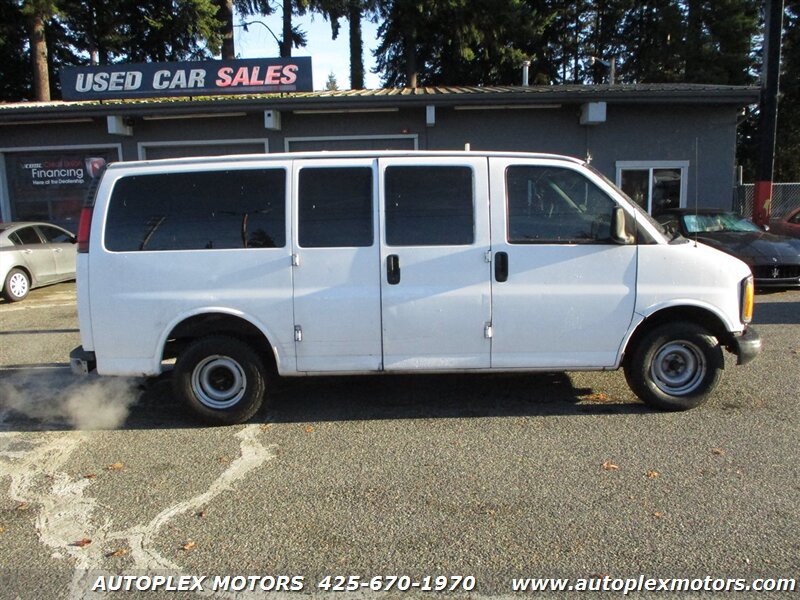 Used 1998 GMC Savana 1500 RWD image 2