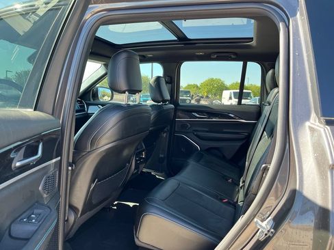 Used 2024 Jeep Grand Cherokee Trailhawk AWD/4WD image 15