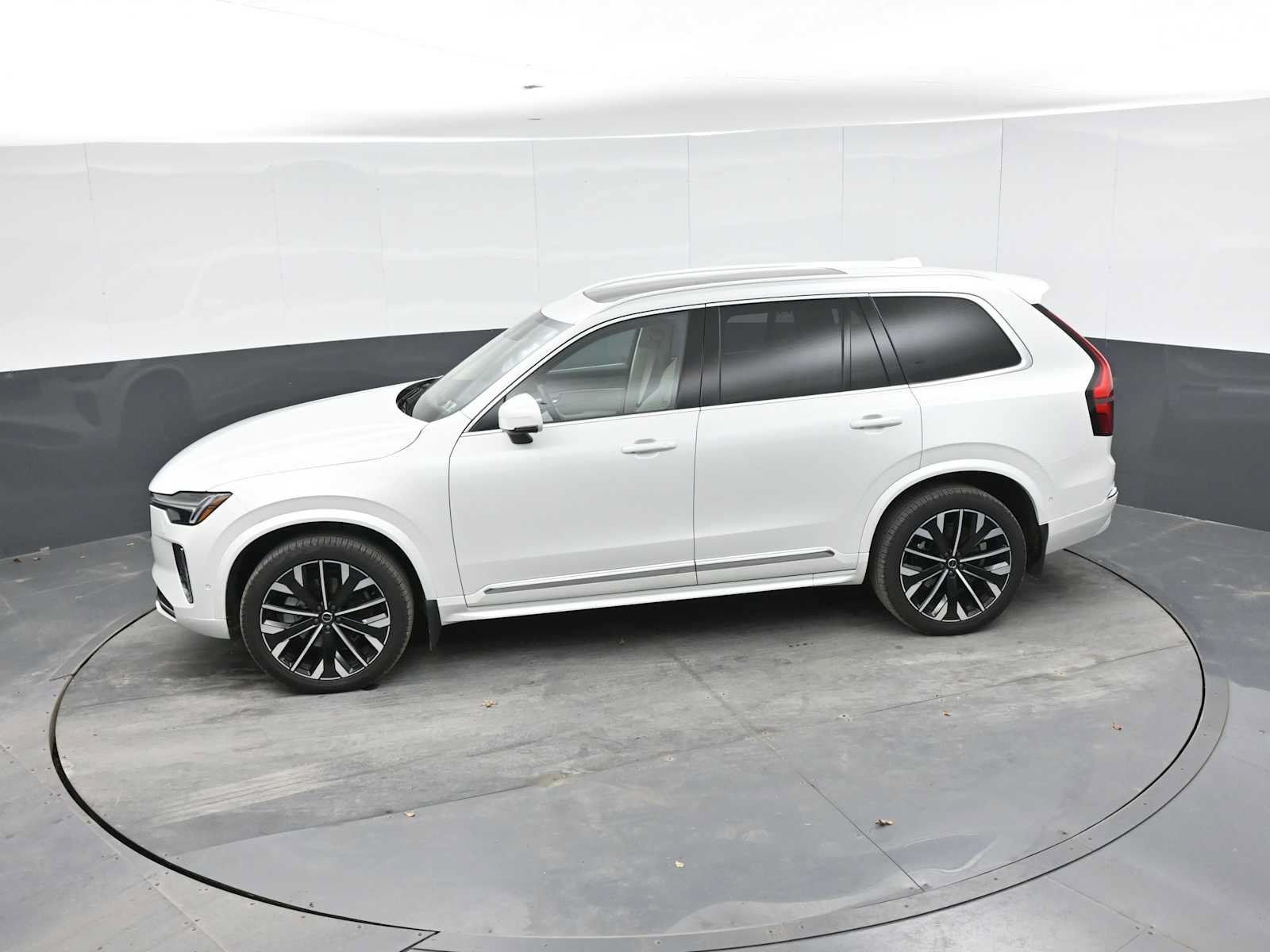 Used 2026 Volvo XC90 B6 Ultra w/ Protection Package AWD/4WD image 14
