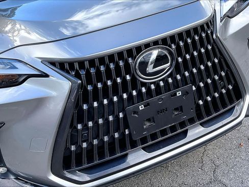 Used 2022 Lexus NX 350h Premium image 30