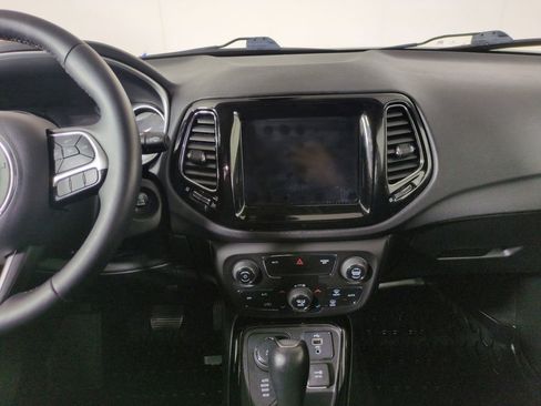 Used 2018 Jeep Compass Limited w/ Navigation Group image 19