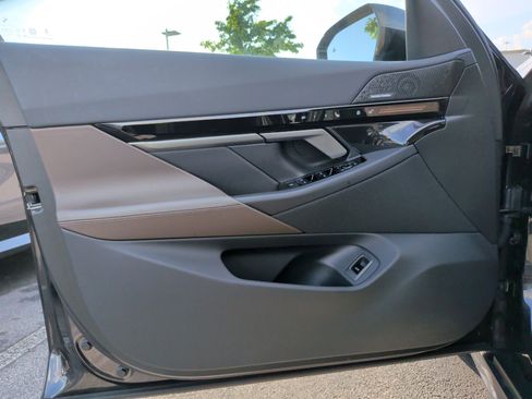 Certified 2026 BMW 530i RWD image 25