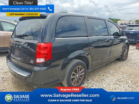 Used 2017 Dodge Grand Caravan SXT FWD image 4