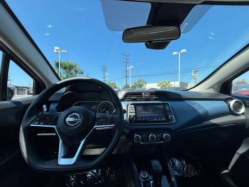 Used 2025 Nissan Versa SV FWD image 32