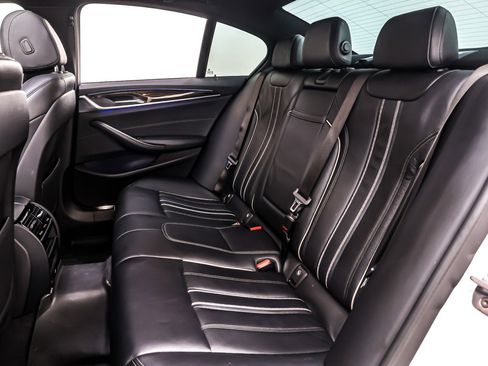 Used 2018 BMW 530e image 8