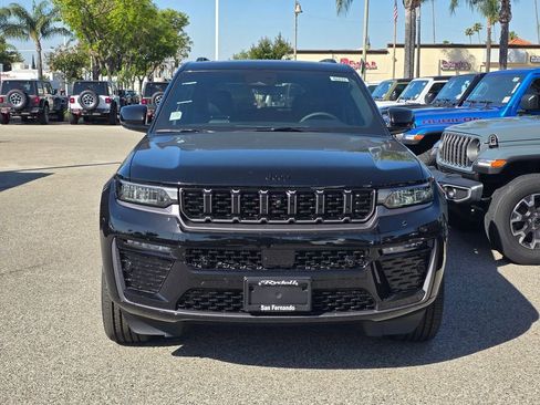 New 2026 Jeep Grand Cherokee Limited AWD/4WD image 2