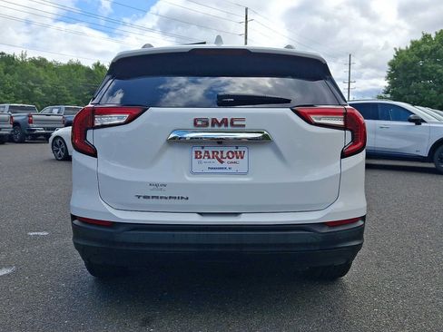 Used 2023 GMC Terrain SLE w/ Driver Convenience Package FWD image 5
