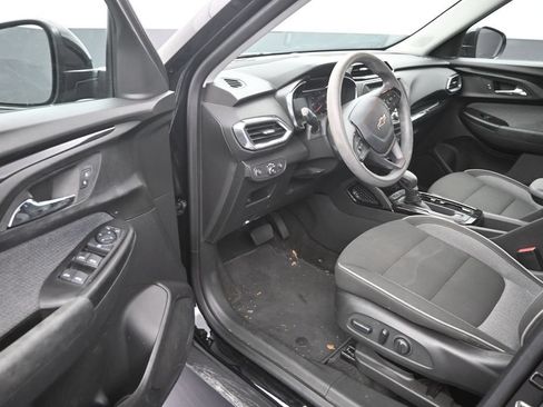 Used 2023 Chevrolet TrailBlazer LT FWD image 11