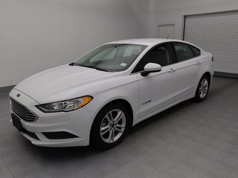 Used 2018 Ford Fusion S FWD image 2