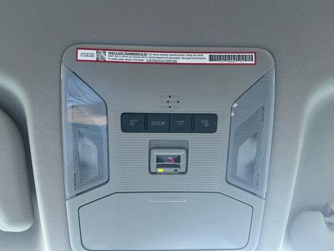 Certified 2025 Toyota RAV4 LE AWD/4WD image 31