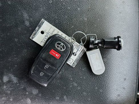 Used 2024 Toyota Tacoma TRD Off-Road AWD/4WD image 34