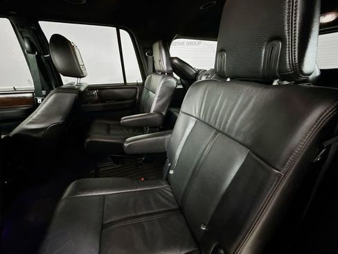Used 2016 Lincoln Navigator L Reserve image 24