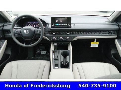 Used 2025 Honda Accord SE image 11