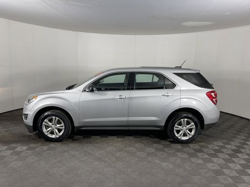 Used 2017 Chevrolet Equinox LS image 3