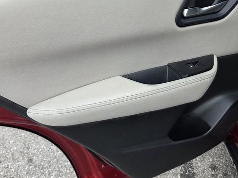 Used 2025 Nissan Rogue SV AWD/4WD image 11