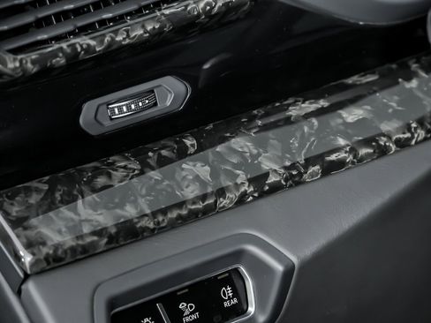 Used 2019 Lamborghini Urus image 31