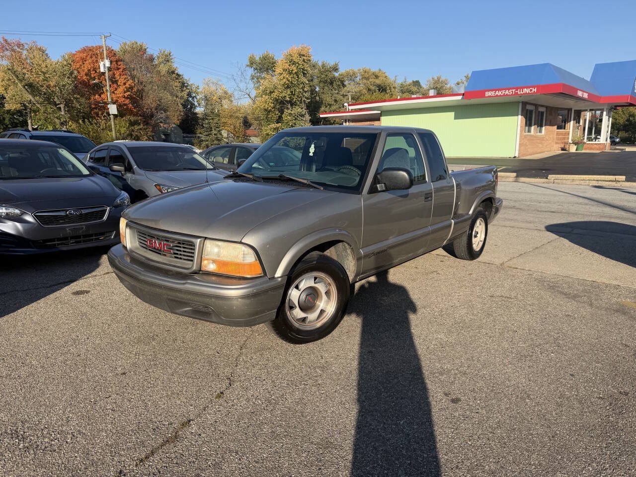 Used 1999 GMC Sonoma SLS w/ Super Spec Pkg 3 RWD image 2