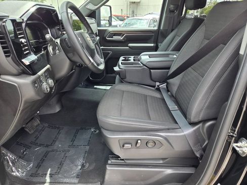 Used 2025 Chevrolet Silverado 2500 LT w/ Convenience Package AWD/4WD image 6