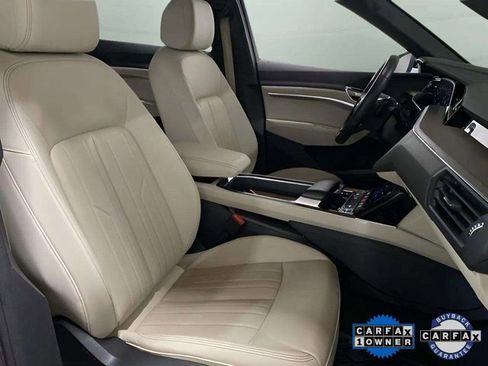 Used 2024 Audi Q8 e-tron Premium image 74