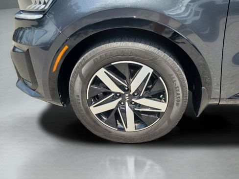 Used 2021 Kia Sorento S FWD image 32